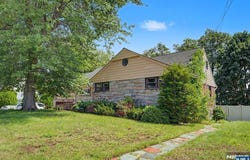 154 Ames Street, Hackensack, NJ 07601