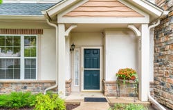 210 Shadow Creek Circle, Vernon Hills, IL 60061