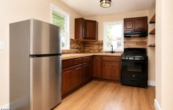 3 Laurel Ave, Maplewood Twp., NJ 07040-3502