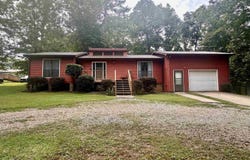 1070 MOUNTAIN LAKE ROAD, WARRIOR, AL 35180