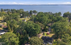 27 Croatan Avenue, Bath, NC 27808
