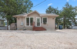 140 Moon Glitter Circle, Sunrise Beach, MO 65079
