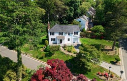 60 Mill Spring Road, Manhasset, NY 11030