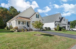 51 Lawrence Dr, Franklin, MA 02038