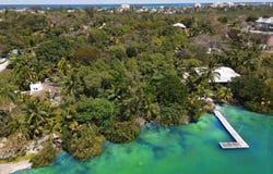 9 OAKHILL ROAD, Skyline,