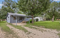 914 Plum St, Lockhart, TX 78644