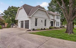 3688 W 127th Place, Leawood, KS 66209