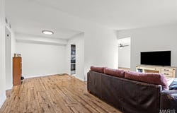 11118 Whispering Oaks Drive, St Louis, MO 63136