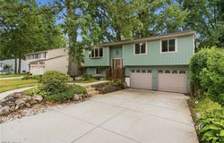 163 Oakhurst Drive, Munroe Falls, OH 44262