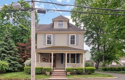24 Mt Vernon St, Reading, MA 01867