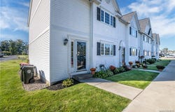 121 Slate Bottom Drive, Depew, NY 14043