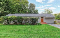 43 Mashapaug Rd, Holland, MA 01521