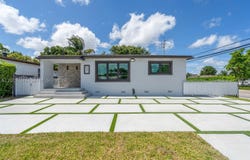 11 W 59th St, Hialeah, FL 33012