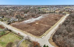 21707 W Lakeview Parkway, Mundelein, IL 60060