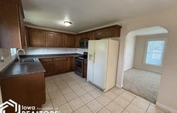 705 S Harrison Place, Mount Pleasant, IA 52641