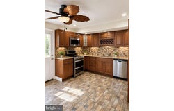 15 Hirst, Lansdowne, PA 19050