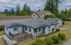 1923 MAPLE St, MyrtlePoint, OR 97458