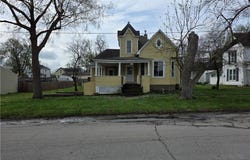 715 W 4th Street, Cameron, MO 64429