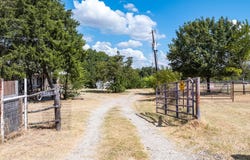 5562 Cedar Creek Drive, Kemp, TX 75143