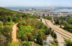 W 10th St, Duluth, MN 55806