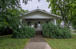 602 W 3rd St, Cameron, MO 64429