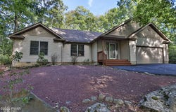 121 Goldrush Drive, Hawley, PA 18428