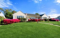 1005 3rd Street, West Babylon, NY 11704
