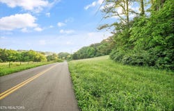 Bent Rd, Kodak, TN 37764