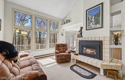 5 Beachwood Court, Lake Harmony, PA 18624