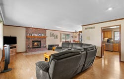 606 E Edgelawn Drive, Plano, IL 60545