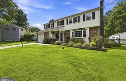 325 COLONIAL Drive, EXTON, PA 19341