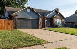 1146 E 137th Street E, Glenpool, OK 74033
