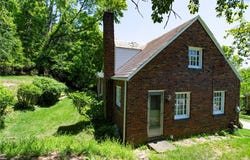 136 Colson Dr, Pleasant Hills, PA 15236