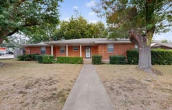 101 Spinner Circle, DeSoto, TX 75115