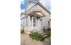 327 Bank Street, Ishpeming, MI 49849