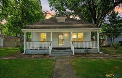 407 E 7th Street, Cameron, TX 76520