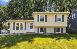 1933 Castle Street, Waterloo, IA 50701