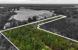 5 Bull Tail Road, Wallace, NC 28466