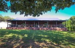 2 Caxambas Dr, Cherokee Village, AR 72529
