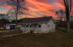 391 Pine Valley Lane, Flat Lick, KY 40935