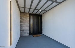 2431 Victoria Avenue, Oxnard, CA 93035