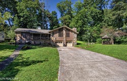 403 Delaware Ave, Oak Ridge, TN 37830