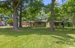 21 W Hazel Dell Lane, Springfield, IL 62712