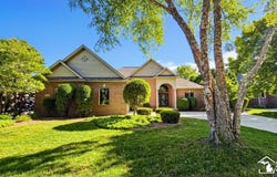 1009 Regents Park Drive, Monroe, MI 48161