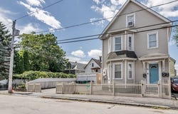 73 Pleasant St, Lowell, MA 01852