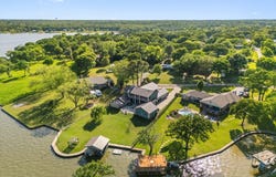 1035 Holiday Circle, Seven Points, TX 75143