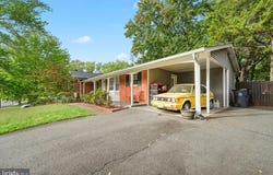 8705 JACKSON Avenue, MANASSAS, VA 20110