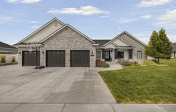 3873 E Pond View Dr, Ammon, ID 83406