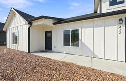 472 E Harper St, Valley Center, KS 67147-8948