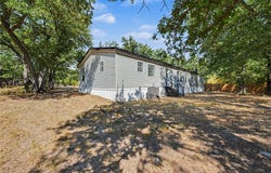 109 Summers Circle, Azle, TX 76020